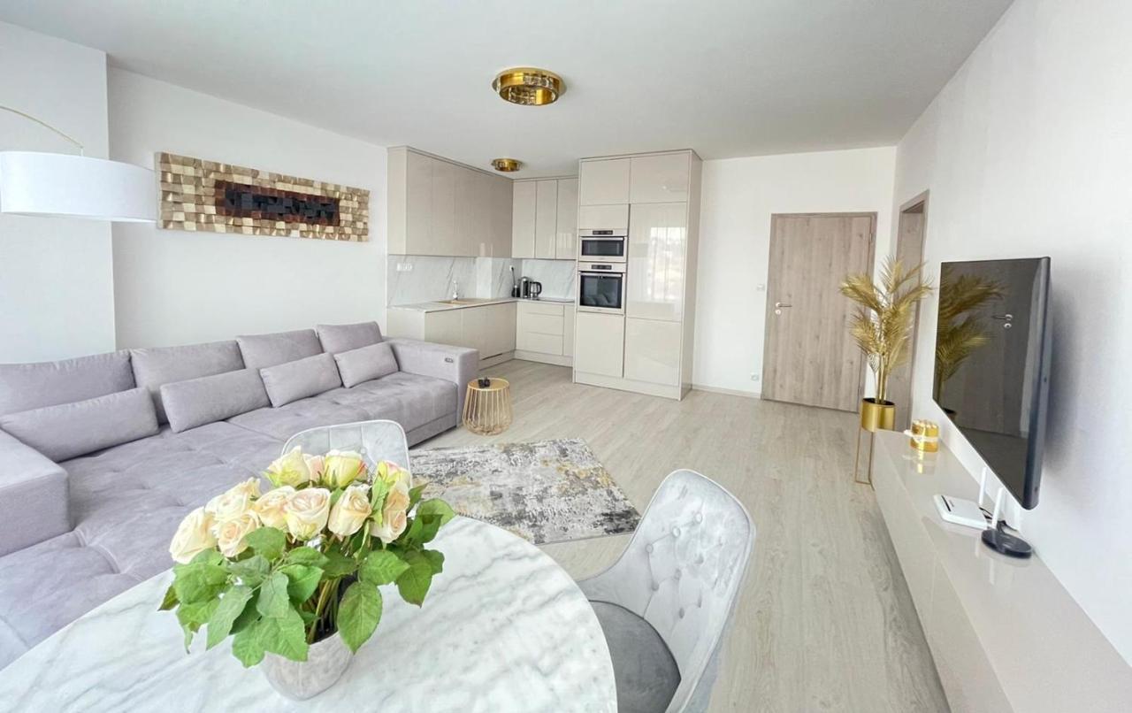 New Luxury City Centre Apartment With Panoramic View, Free Parking Братислава Экстерьер фото