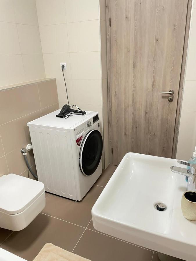 New Luxury City Centre Apartment With Panoramic View, Free Parking Братислава Экстерьер фото