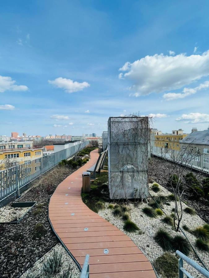 New Luxury City Centre Apartment With Panoramic View, Free Parking Братислава Экстерьер фото