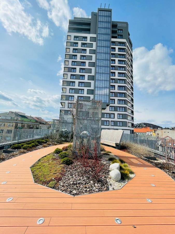 New Luxury City Centre Apartment With Panoramic View, Free Parking Братислава Экстерьер фото
